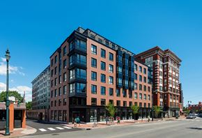 Portland apartment for rent - Hiawatha and the main entrance facing Congress St.