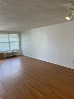 Floor plan for 1 bed, 1 bath, 576 sqft