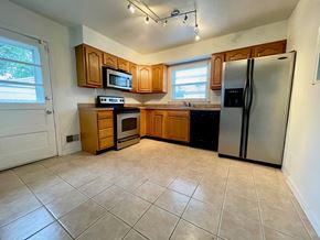 Louisville house for rent - 3432 Allison Way