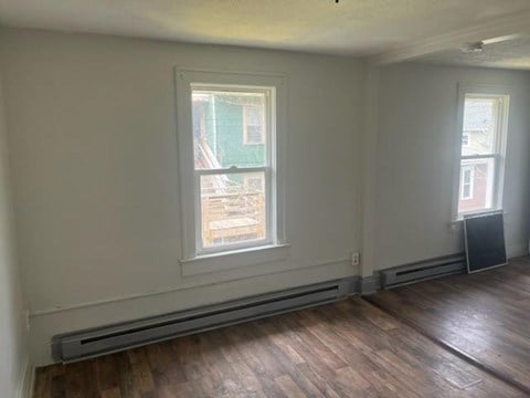 Floor plan for 2 beds, 1 bath, 850 sqft