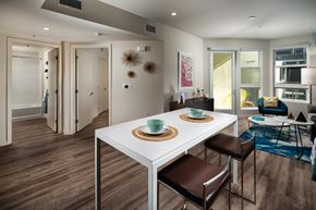 Los Angeles apartment for rent - Eat In Kitchen at Topaz Apartments, California, 90013