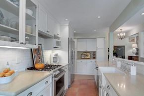 Aptos apartment for rent - kitchen with stove and hallway