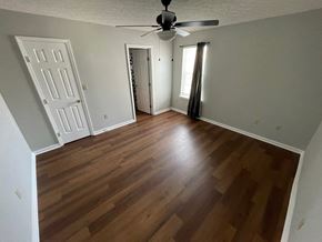Louisville house for rent - 9104 Fairridge Dr.