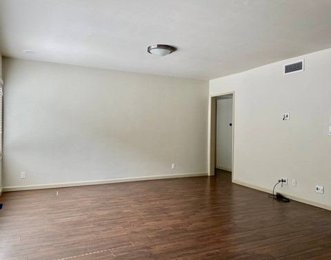 Floor plan for 2 beds, 1 bath, 900 sqft