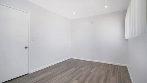 Floor plan for 2 beds, 1.5 baths, 1300 sqft