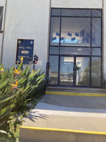 N. Hollywood apartment for rent - the front of a building with a glass door