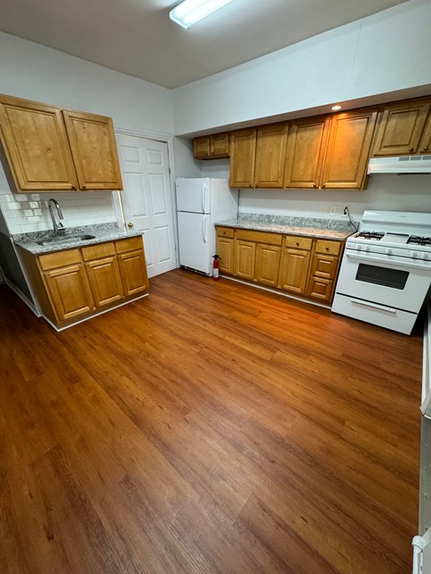 Floor plan for 2 beds, 1 bath, 900 sqft