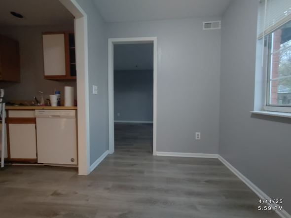 Batavia apartment for rent - A kitchen with a dishwasher and a washing machine.