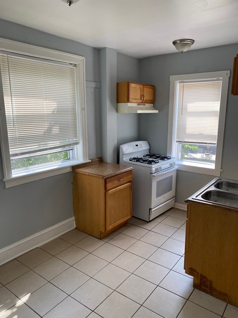 Floor plan for 2 beds, 1 bath, 900 sqft