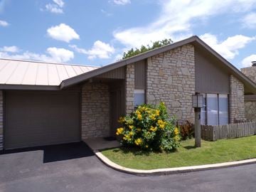 Horseshoe Bay house for rent - 106 Dawn #3, Horseshoe Bay, TX; 2BR-2BA Townhome @ $1600 per month!