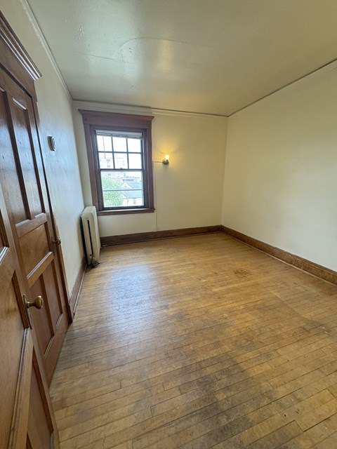 Floor plan for 3 beds, 2 baths, 1390 sqft