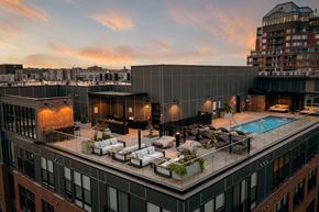 Stamford apartment for rent - Rooftop Pool & Lounge