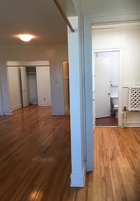 Floor plan for 1 bed, 1 bath, 596 sqft