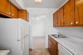 Gaithersburg apartment for rent - Kitchen with plenty of counter space