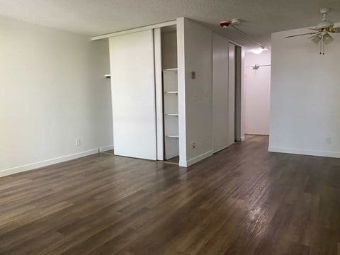 Floor plan for studio, 1 bath, 450 sqft