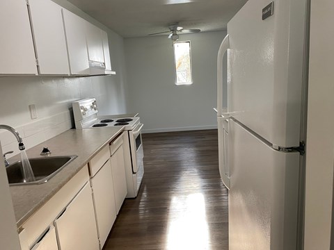 Floor plan for 2 beds, 1 bath, 850 sqft