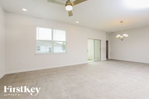 Kissimmee house for rent - the living room and dining room are spacious and clean