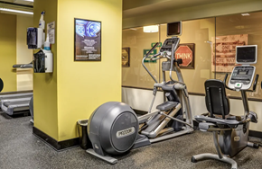Richmond apartment for rent - the gym at the innsbruck airport has a lot of exercise equipment