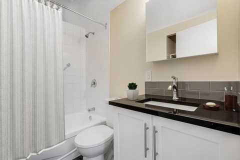 Floor plan for 1 bed, 1 bath, 570 sqft