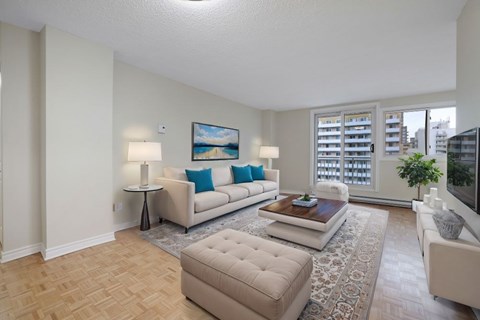 Floor plan for 2 beds, 1 bath, 923 sqft