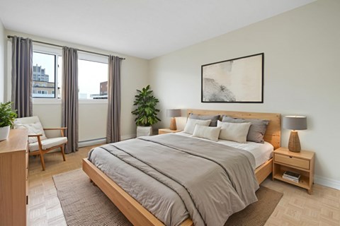 Floor plan for 2 beds, 1 bath, 923 sqft