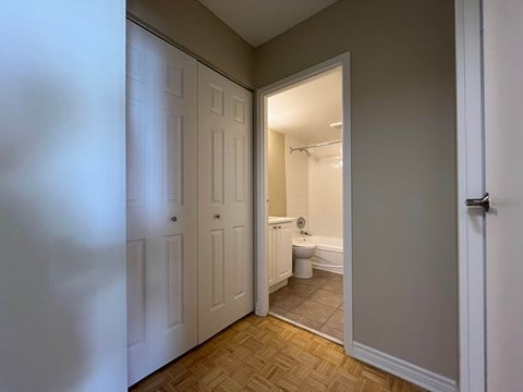 Floor plan for 2 beds, 1 bath, 895 sqft