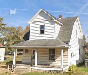 Lima house for rent - a white house with a window on the side of it