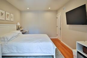 Los Angeles house for rent - 8001 Altavan Ave
