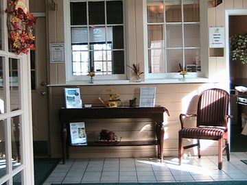 Fort Wayne townhouse for rent - a living room with two chairs and a table