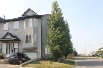 Fort Mcmurray house for rent - Grizzly Bay - Timberlea Townhome - 3 Bed 2.5 Bath