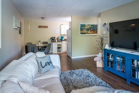 Floor plan for 2 beds, 1 bath, 838 sqft