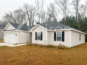 Springfield house for rent - 136 Western Red Cedar Dr