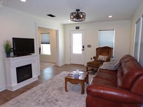 Marble Falls house for rent - 1005 Broadway, Marble Falls, TX; 1BR-1BA +office @ $1350 per month!