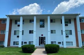 Holt apartment for rent - the building where the hotel is located