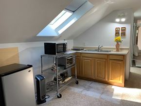 Hayfork apartment for rent - a kitchen or kitchenette with a microwave and a sink