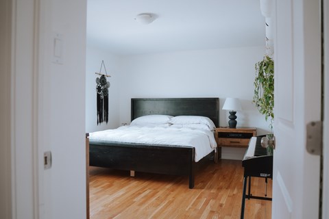 Floor plan for 2 beds, 2 baths, 1270 sqft