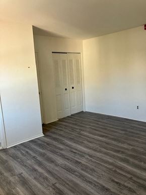 Philadelphia apartment for rent - an empty room with white walls and a door