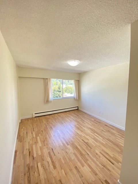 Floor plan for 2 beds, 1 bath, 908 sqft