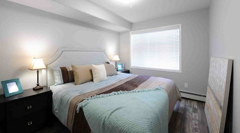 Floor plan for 2 beds, 1 bath, 805 sqft