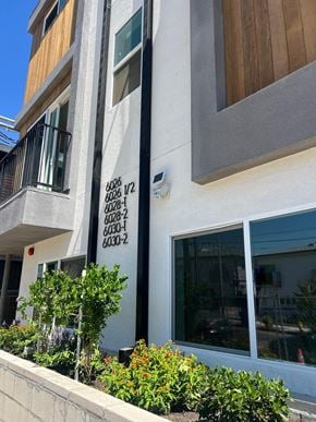 North Hollywood apartment for rent - the building in which the hotel is located