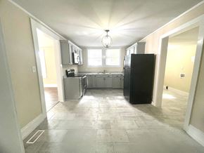 Anderson house for rent - a view of the kitchen from the living room