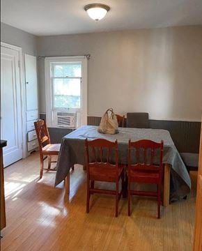Ann Arbor apartment for rent - dining area