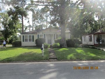 Bainbridge house for rent - 610 E. College Street