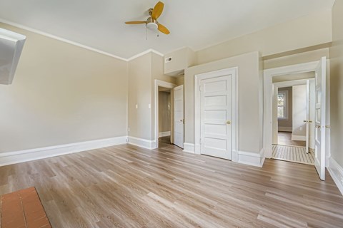 Floor plan for 2 beds, 2 baths, 950 sqft
