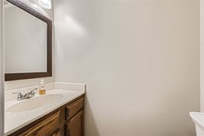 Columbia house for rent - a bathroom with a sink and a mirror
