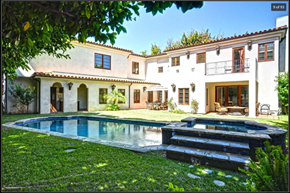 Los Angeles house for rent - the backyard of a house with a swimming pool