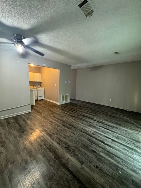Floor plan for 1 bed, 1 bath, 550 sqft