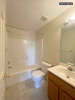 Winchester townhouse for rent - a bathroom with a toilet and a sink