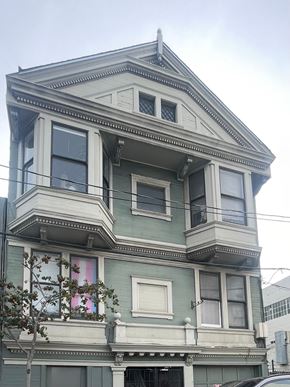 San Francisco apartment for rent - A two-story building with a balcony on the second floor.