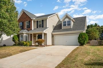 Charlotte house for rent - Dream 3BR+Bonus Home with Gourmet Kitchen & Large Fenced Yard